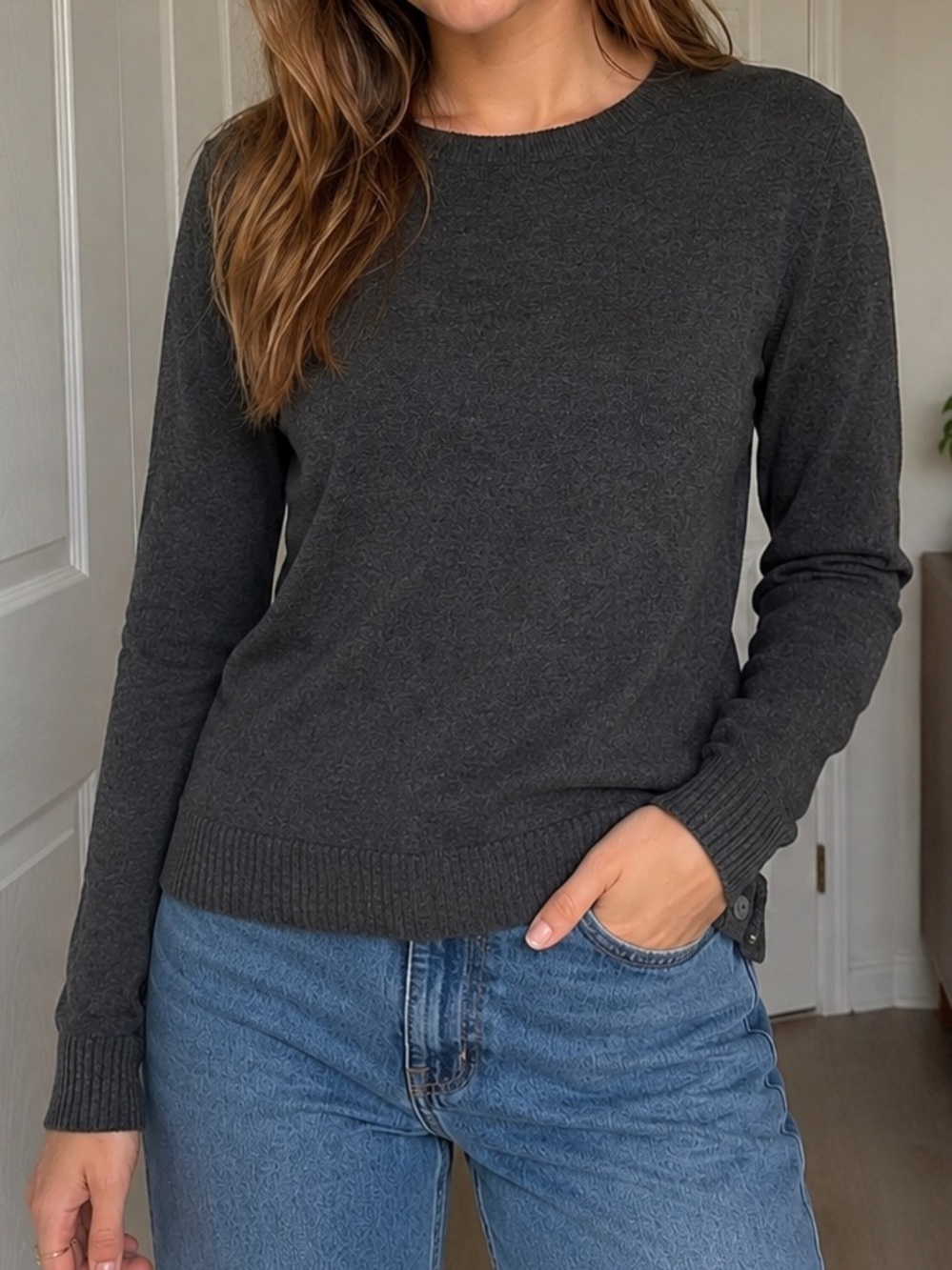GAP Dark Gray Lightweight Knit Sweater XS Crewneck Soft Minimalist Classic